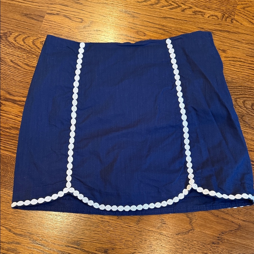 Lilly Pulitzer Navy Skort with White Accents